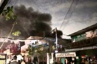 TP Hồ Chí Minh: Cháy nhà trong hẻm ở Quận 7, cột khói bốc cao hàng chục mét
